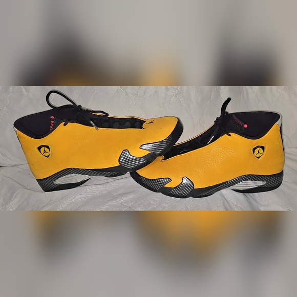 Air Jordan Reverse Taxi - Picture 2 of 5